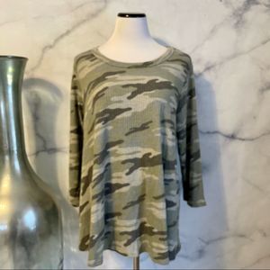 Clearance! Kim & Cami Camouflage Waffle Weave Top Size 1X NWOT